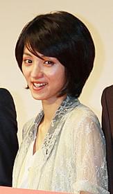 驚きの入籍報告「川の底からこんにちは」