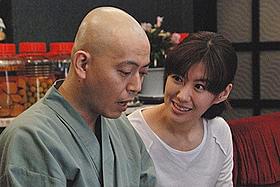 スネオヘアーとともさかりえが夫婦役「アブラクサスの祭」