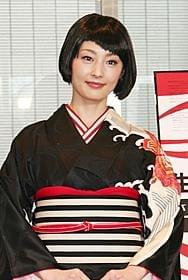 「生誕100 岡本太郎展」開会式に出席した常盤貴子「風が強く吹いている」