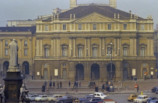 ミラノのオペラ劇場 スカラ座
