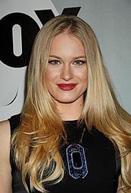 メグ・ライアンの息子と共演するレベン・ランビン「ハンガー・ゲーム」