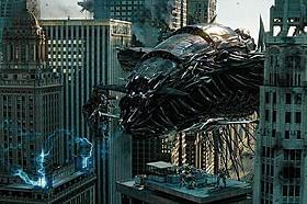 マイケル・ベイ作品が1、2位を独占「トランスフォーマー ダークサイド・ムーン」