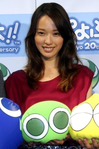 戸田恵梨香 超得意 ぷよぷよ 圧巻13連鎖でロッチ瞬殺 映画ニュース 映画 Com