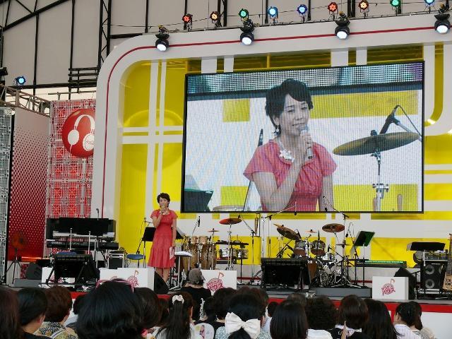 西田ひかる「お台場合衆国2011」で10年ぶり生歌披露