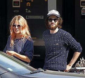 スペイン・イビザ島でバカンス「バレンタインデー」