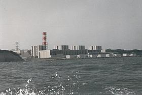 「あしたが消える どうして原発?」 福島第一原発を映した一場面「あしたが消える どうして原発?」