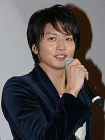 初日挨拶でグッときちゃった向井理「僕たちは世界を変えることができない。 But, We wanna build a school in Cambodia.」