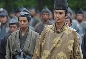 源頼朝役の岡田将生