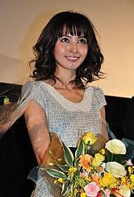 舞台挨拶に立った加藤夏希「バトル・ロワイアルII 鎮魂歌(レクイエム)」