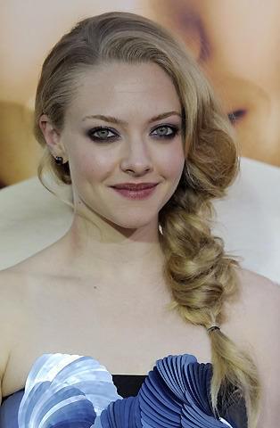 アマンダ・セイフライド、伝説のポルノ女優リンダ・ラブレースに