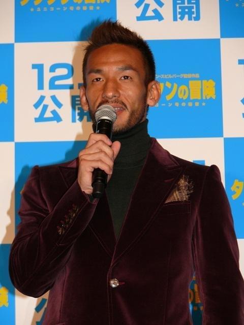 被災地へクリスマスプレゼントを贈る中田英寿氏