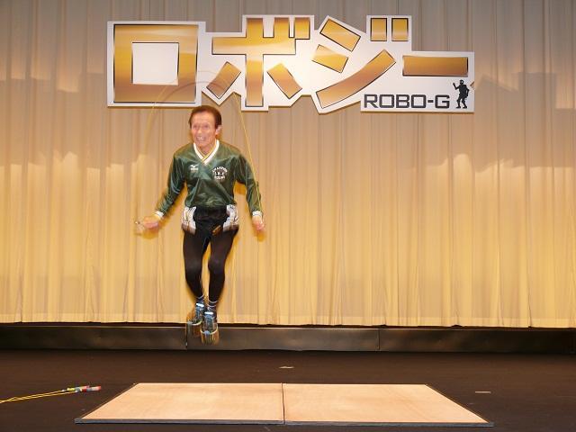 吉高由里子“老人パワー”に圧倒 「ロボジー」史上最高齢試写会 - 画像9