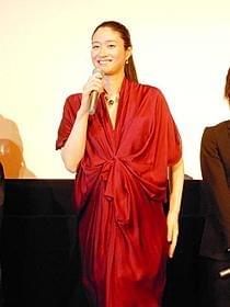 劇中で臨月の妊婦を演じた小雪「ALWAYS 三丁目の夕日’64」