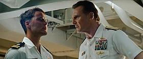 地球の未来を握る海軍たち(テイラー・キッチュ、リーアム・ニーソン)「バトルシップ」