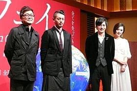 (左より)カン監督、オダギリジョー、チャン・ドンゴン、ファン・ビンビン「ブラザーフッド」