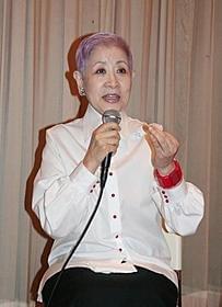 映画「ひまわり」の魅力を語る佐伯チズ