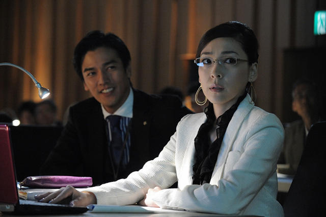 麻生久美子、やり手営業課長役でキリッと眼鏡姿を披露 - 画像3