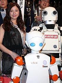 吉高由里子、最新ロボットにびっくり「ロボジー」