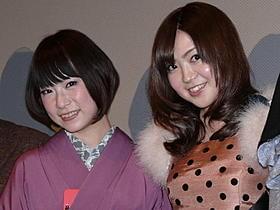 森下くるみ(左)の自伝作を演じきった成田梨紗