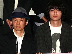 舞台挨拶に登壇した石井岳龍監督と染谷将太「生きてるものはいないのか」