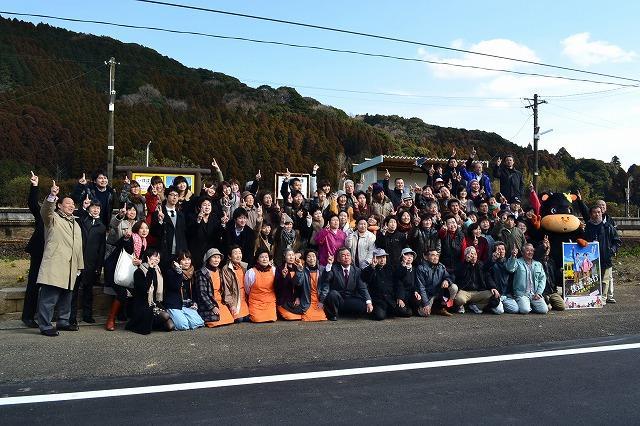 「僕達急行」聖地、佐賀・駒鳴駅がロケ地ツアー一行を大歓迎 - 画像10