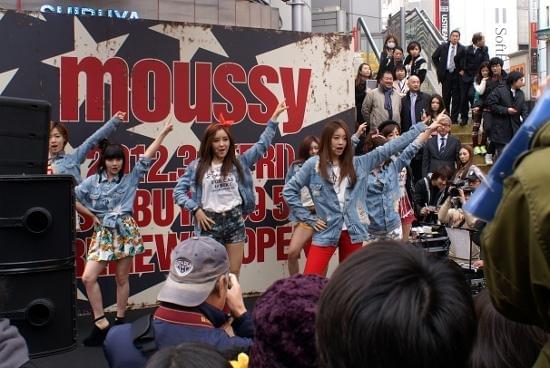 T-ARA、渋谷109前でサプライズ 新曲披露し5分で退散