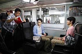 和やかな現場を思わせるメイキング風景「僕達急行 A列車で行こう」