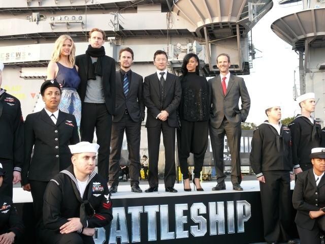 米映画「バトルシップ」日本初となる空母ジョージ・ワシントン艦上で会見