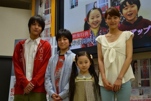 本田望結ちゃん 家政婦のミタ ファミリー再会に大喜び 映画ニュース 映画 Com