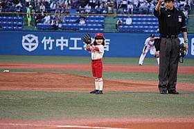 ピッチャーマウンドに立った星蘭ちゃん