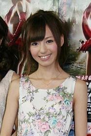 風紀委員の高校生に扮した希志あいの「けっこう仮面」