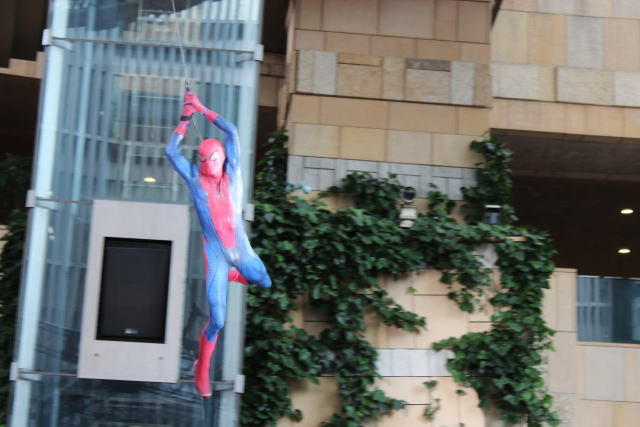 スパイダーマン、六本木ヒルズを“滑空” 新シリーズ第1弾が日本でワールドプレミア - 画像13