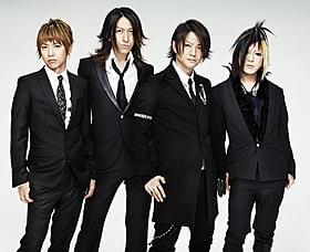 大阪・長居スタジアムでのライブを生中継するGLAY
