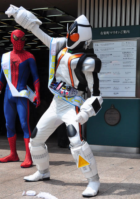 貞子とスパイダーマンが並んでポーズ！ 日米9ヒーローが異例の大集合 - 画像4