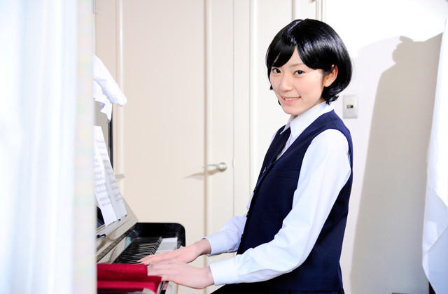 本編でピアノの演奏も披露する松井咲子