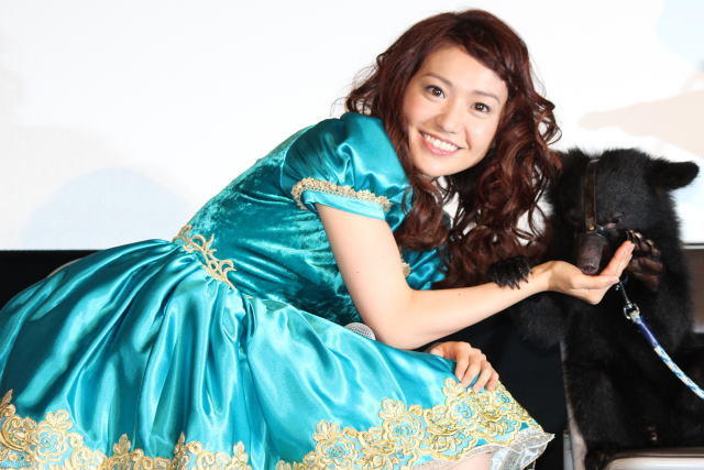 大島優子、本物のツキノワグマにメロメロ「本当にかわいい」 - 画像6