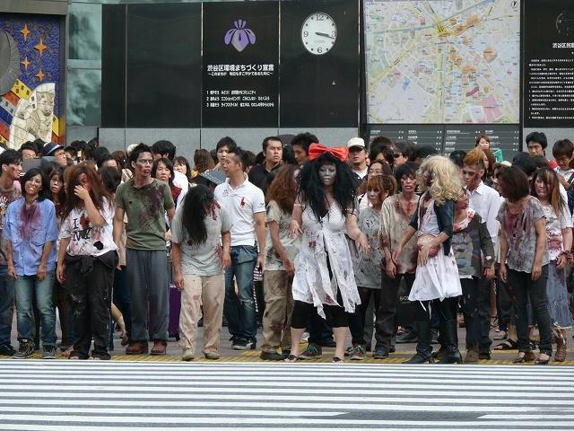 渋谷スクランブル交差点にゾンビの大群！子どもは泣き出し、ギャルは「ヤバイ」 - 画像12