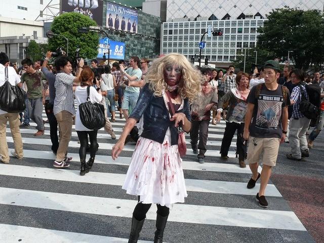 渋谷スクランブル交差点にゾンビの大群！子どもは泣き出し、ギャルは「ヤバイ」 - 画像20