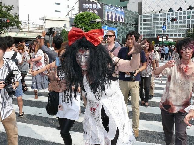 渋谷スクランブル交差点にゾンビの大群！子どもは泣き出し、ギャルは「ヤバイ」 - 画像21
