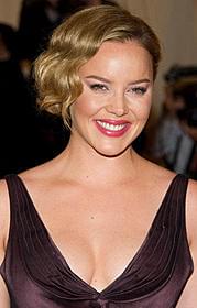 豪女優アビー・コーニッシュ「エリザベス ゴールデン・エイジ」