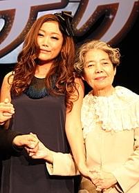 「ツナグ」試写会に出席した樹木希林とJUJU「ありがとう」