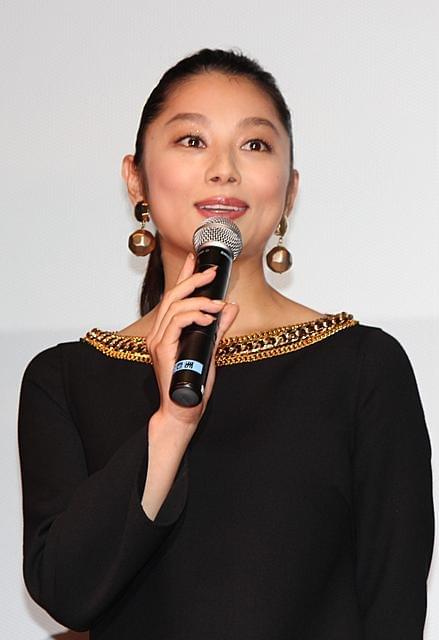 小池栄子が祝福！「ペンギン夫婦の作りかた」平林克理監督が入籍