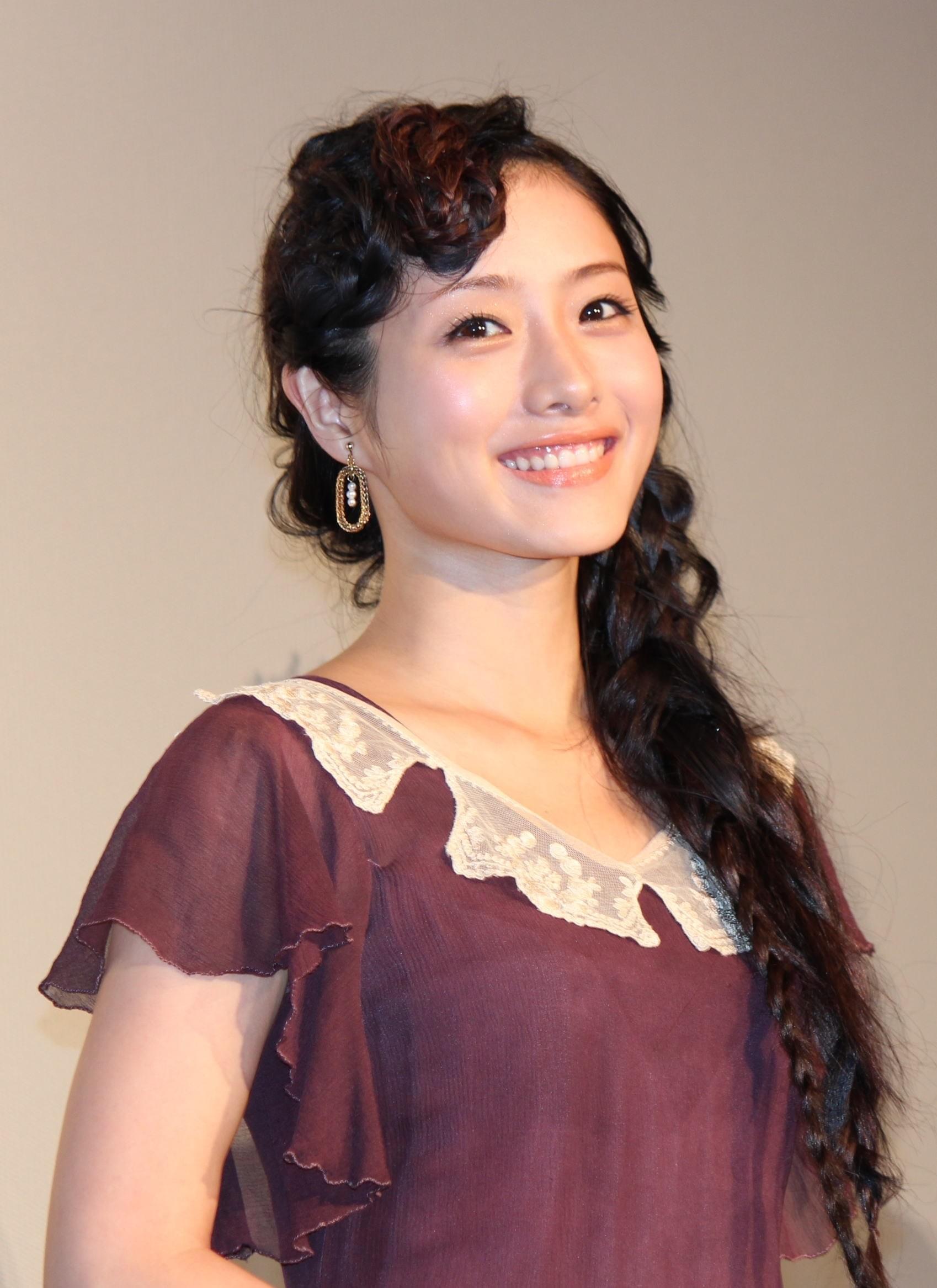 石原さとみ 雨上がり宮迫の 奇行 を暴露 私の足で 映画ニュース 映画 Com