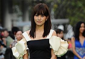 グリーンカーペットで大歓声を浴びた前田敦子「あっちゃん」