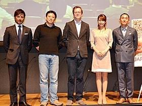 パネルディスカッションを行ったクリス・ペプラー、成田岳監督、 フィリップ・マーティン監督、加藤綾子アナウンサー、為末大氏「JAPAN IN A DAY ジャパン イン ア デイ」