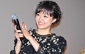 熱狂的なファン乱入にも笑顔でフォローの井上「綱引いちゃった!」