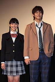 仲良く手つなぎ入場!「今日、恋をはじめます」