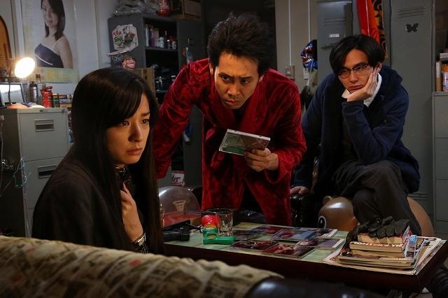 「探偵はBARにいる2」でヒロインを演じる 尾野真千子と主演の大泉洋、松田龍平