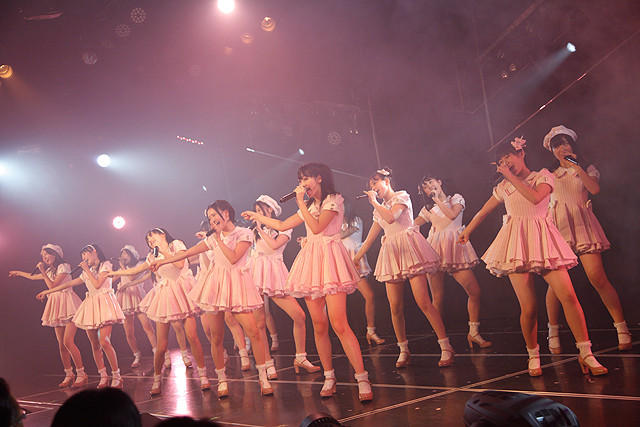 HKT48、劇場1周年公演で感激の涙 新曲「初恋バタフライ」も劇場初披露