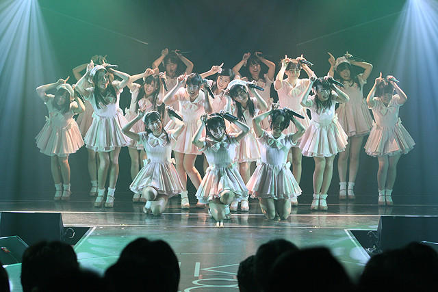 HKT48、劇場1周年公演で感激の涙 新曲「初恋バタフライ」も劇場初披露 - 画像2